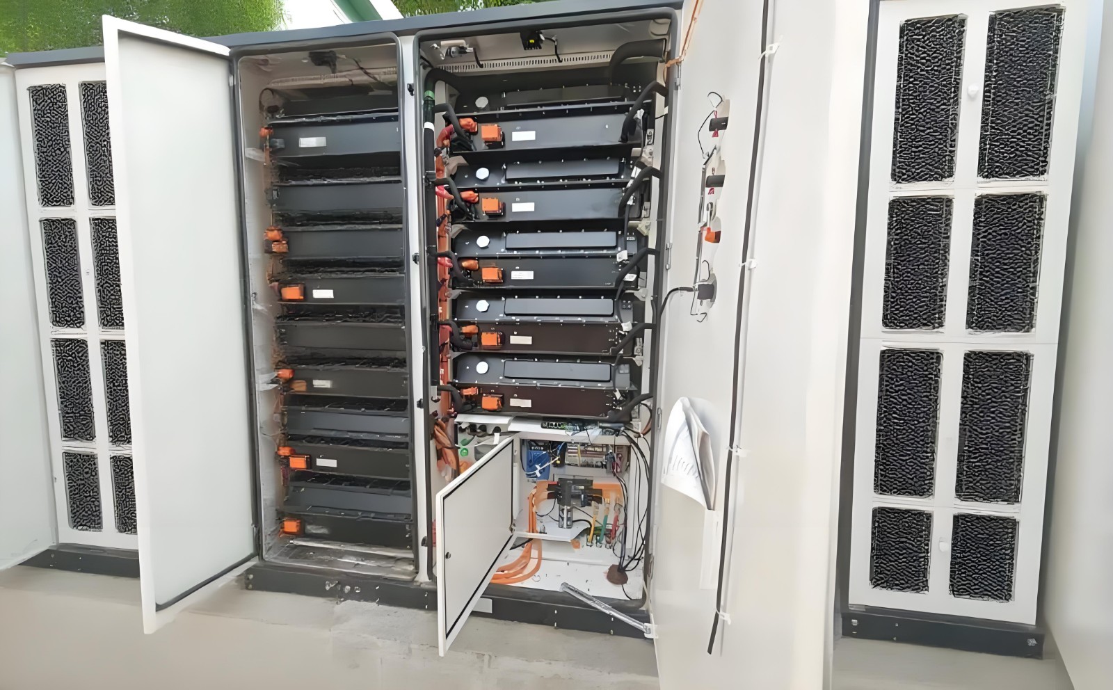 储能电站电池簇